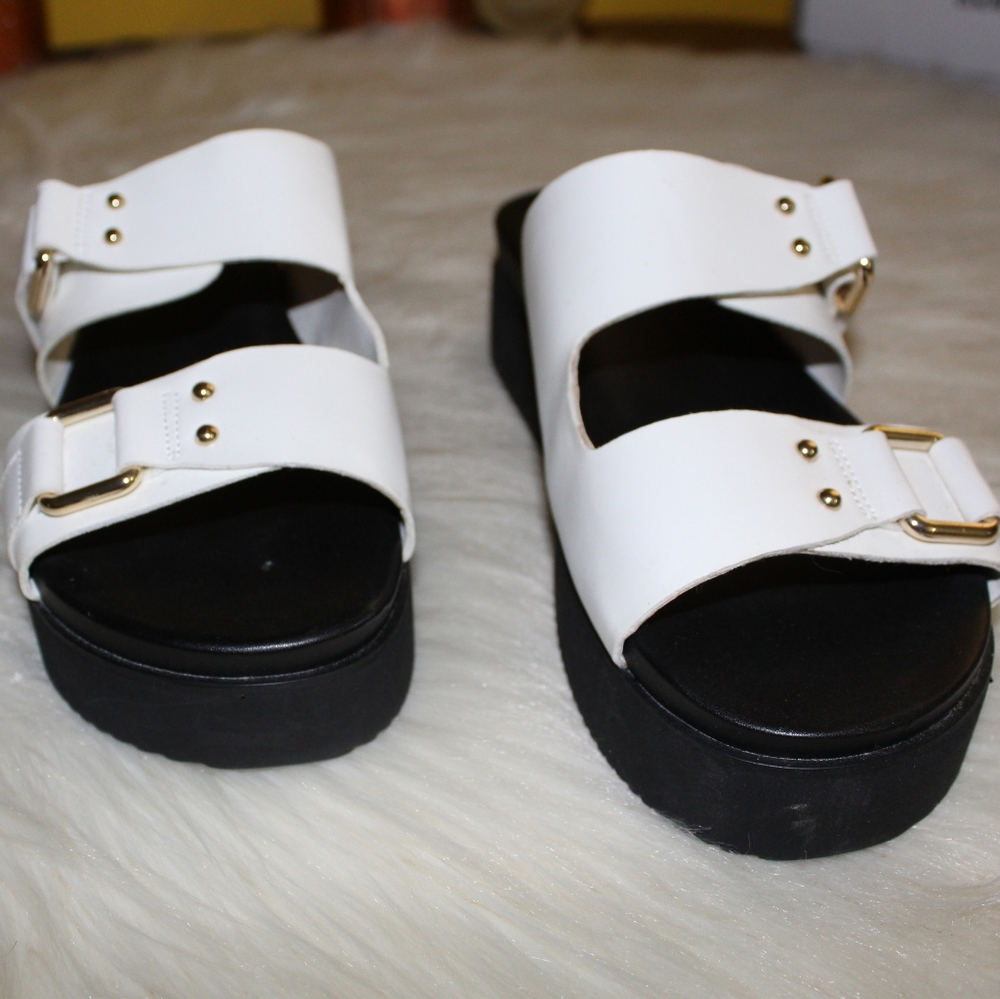 Elizabeth & James White Platform Adjustable Double Buckle Slide Clematis Sandals - Picture 9 of 11
